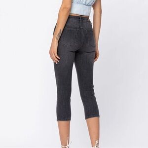 Judy Blue Skinny Fit Capri new with tags size 15|32
